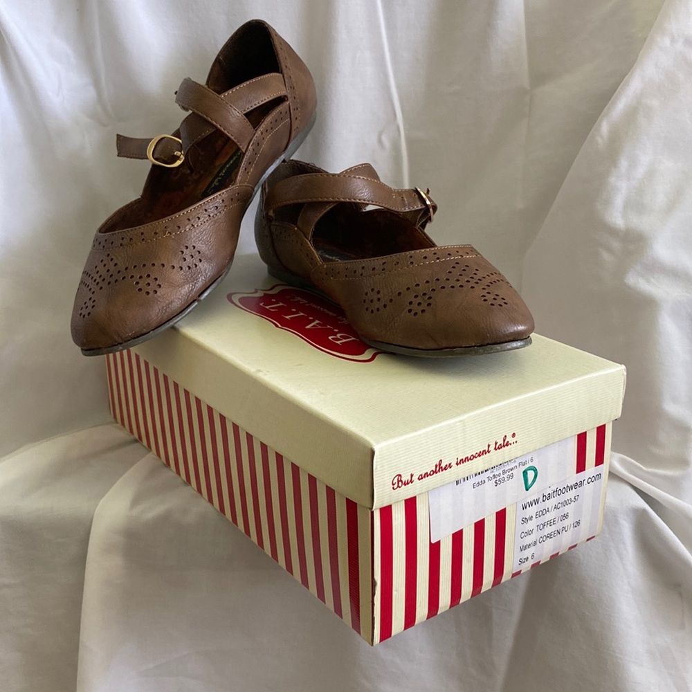 Bait Footwear brown flat